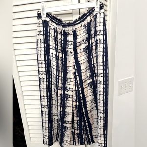 Silky patterned skirt